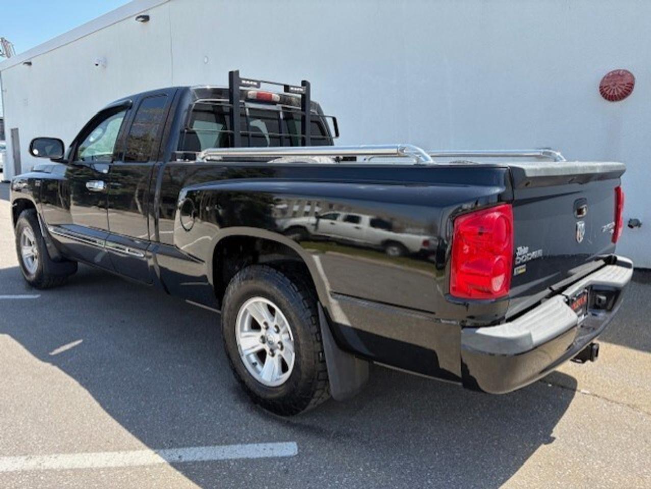 2010 Dodge Dakota SXT 4X4 V8 4.7L ONLY 65KM-SENIOR DRIVEN-CERTIFIED! Photo