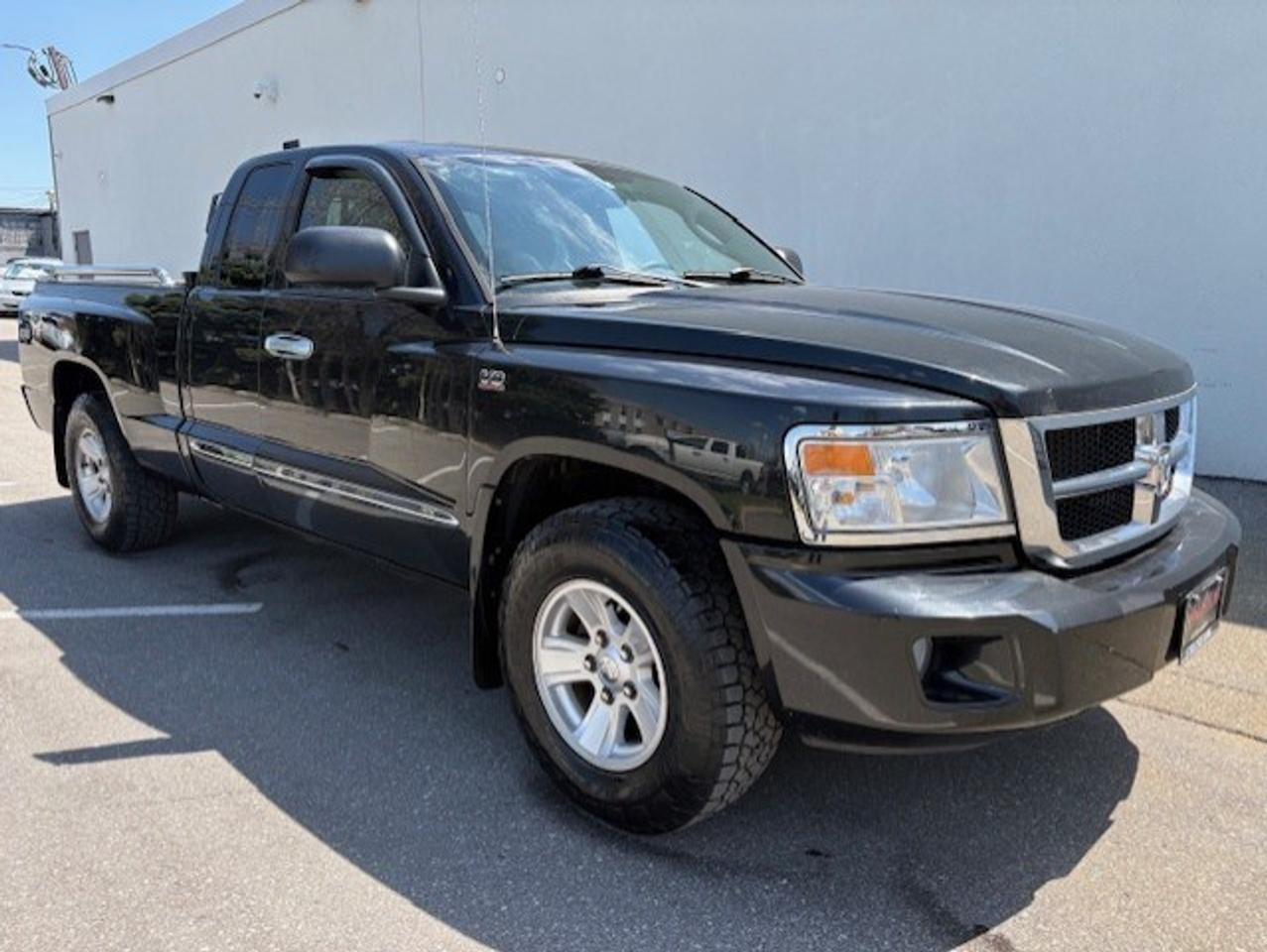2010 Dodge Dakota SXT 4X4 V8 4.7L ONLY 65KM-SENIOR DRIVEN-CERTIFIED! Photo