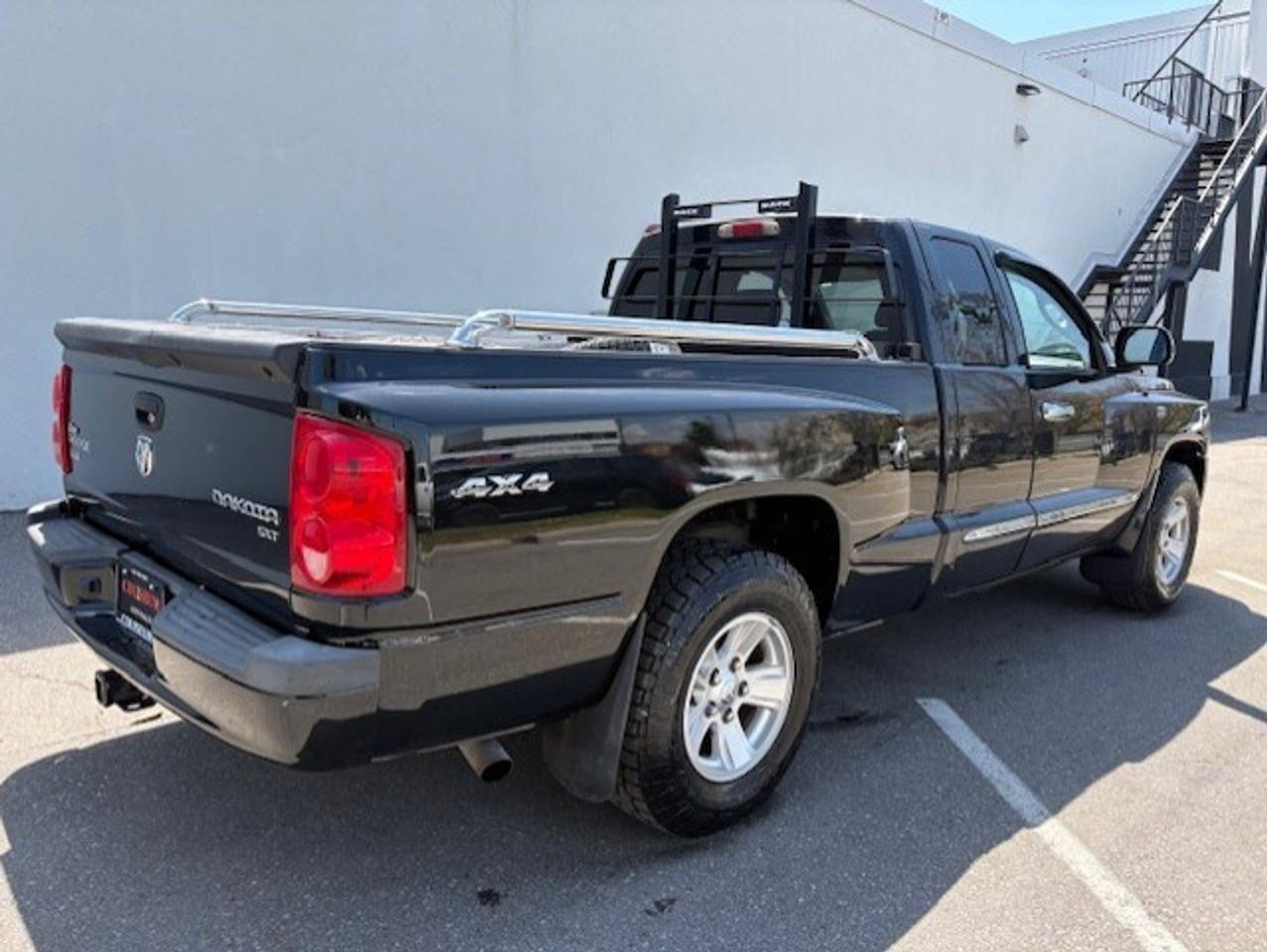 2010 Dodge Dakota SXT 4X4 V8 4.7L ONLY 65KM-SENIOR DRIVEN-CERTIFIED! Photo