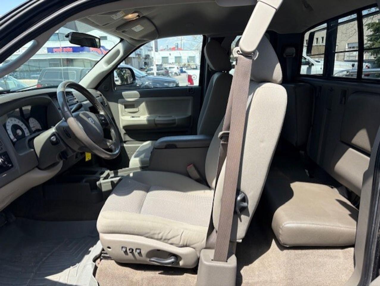 2010 Dodge Dakota SXT 4X4 V8 4.7L ONLY 65KM-SENIOR DRIVEN-CERTIFIED! Photo