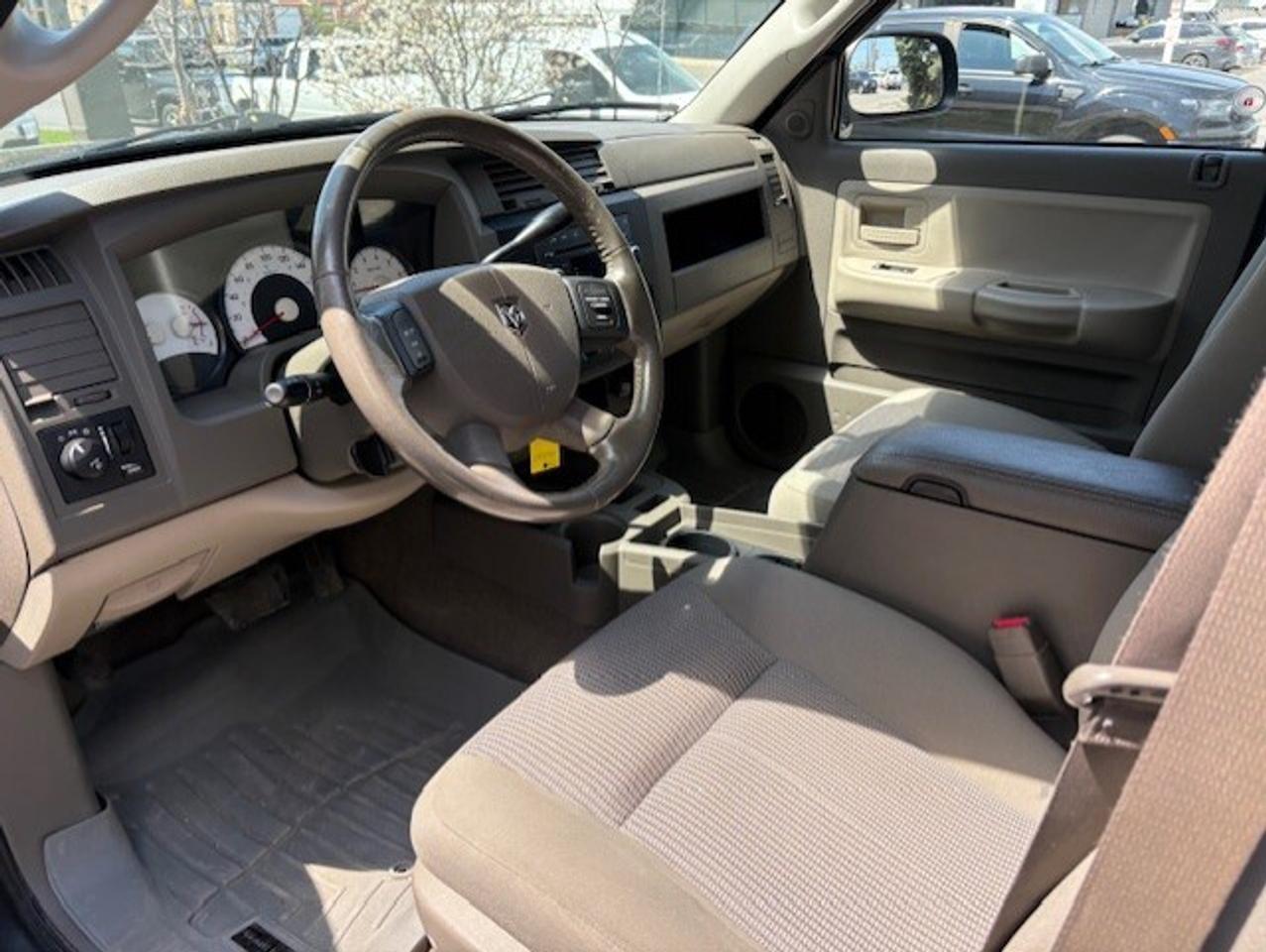2010 Dodge Dakota SXT 4X4 V8 4.7L ONLY 65KM-SENIOR DRIVEN-CERTIFIED! Photo