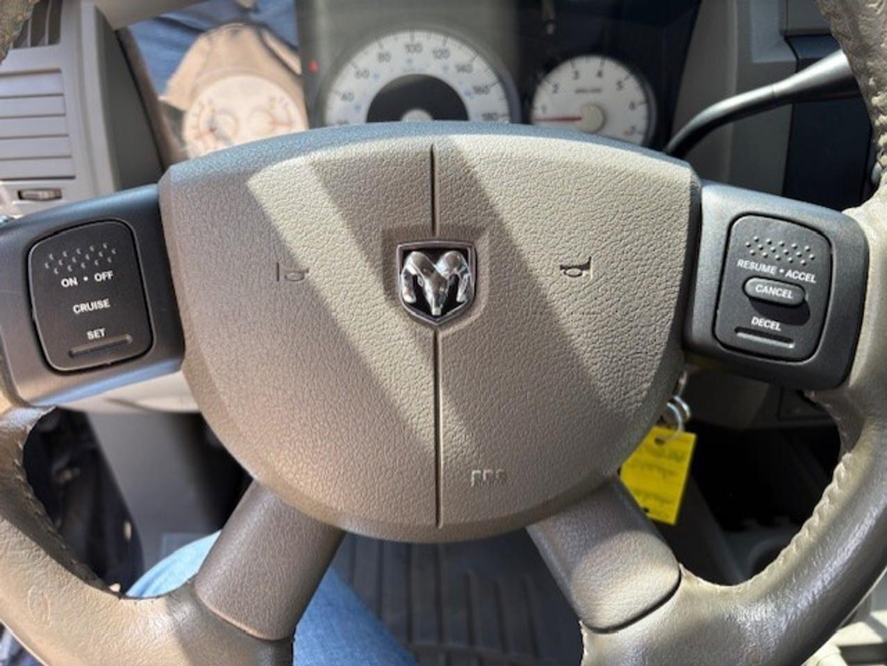 2010 Dodge Dakota SXT 4X4 V8 4.7L ONLY 65KM-SENIOR DRIVEN-CERTIFIED! Photo