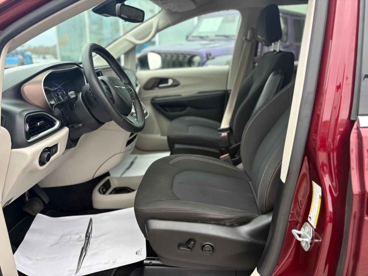 2022 Chrysler Grand Caravan SXT Front-Wheel Drive Passenger Van Photo
