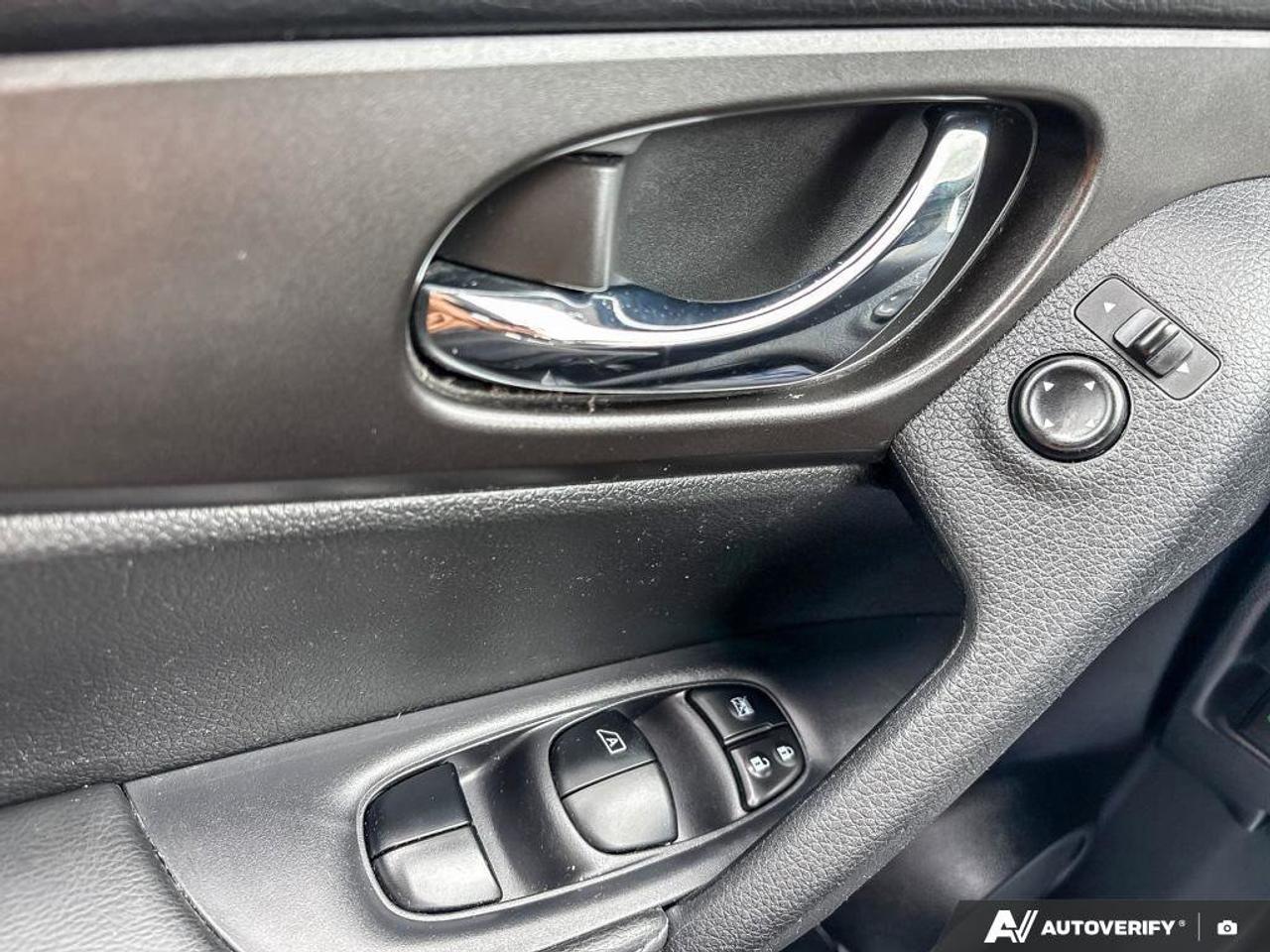 2015 Nissan Rogue S (AS-IS) Photo