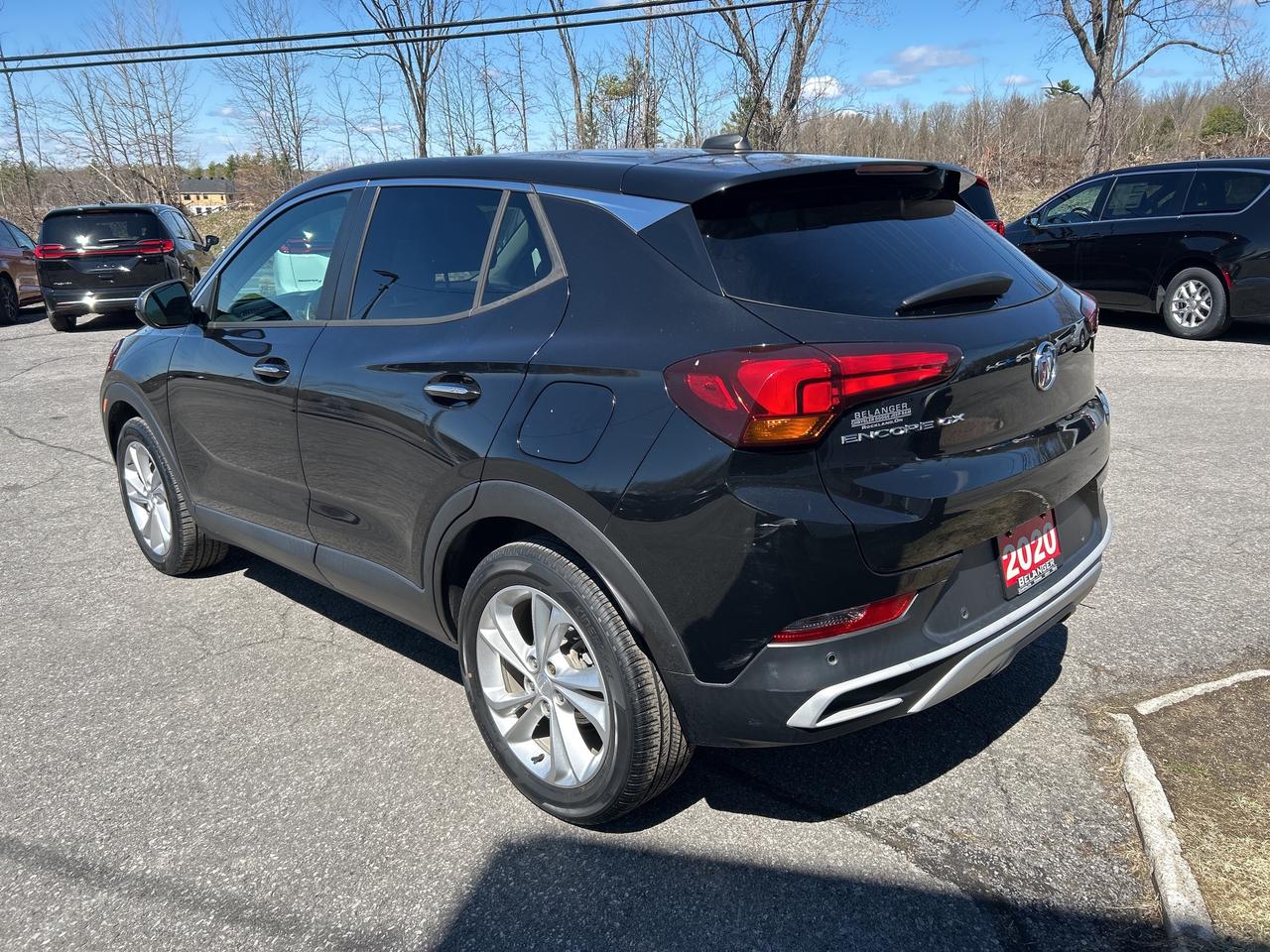 2020 Buick Encore GX Preferred FWD Photo2
