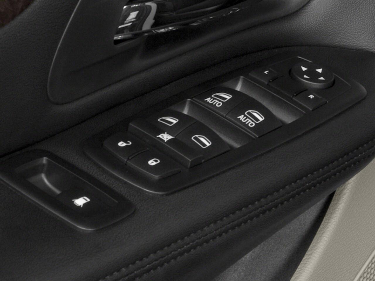 2015 Dodge Grand Caravan SE/SXT Photo