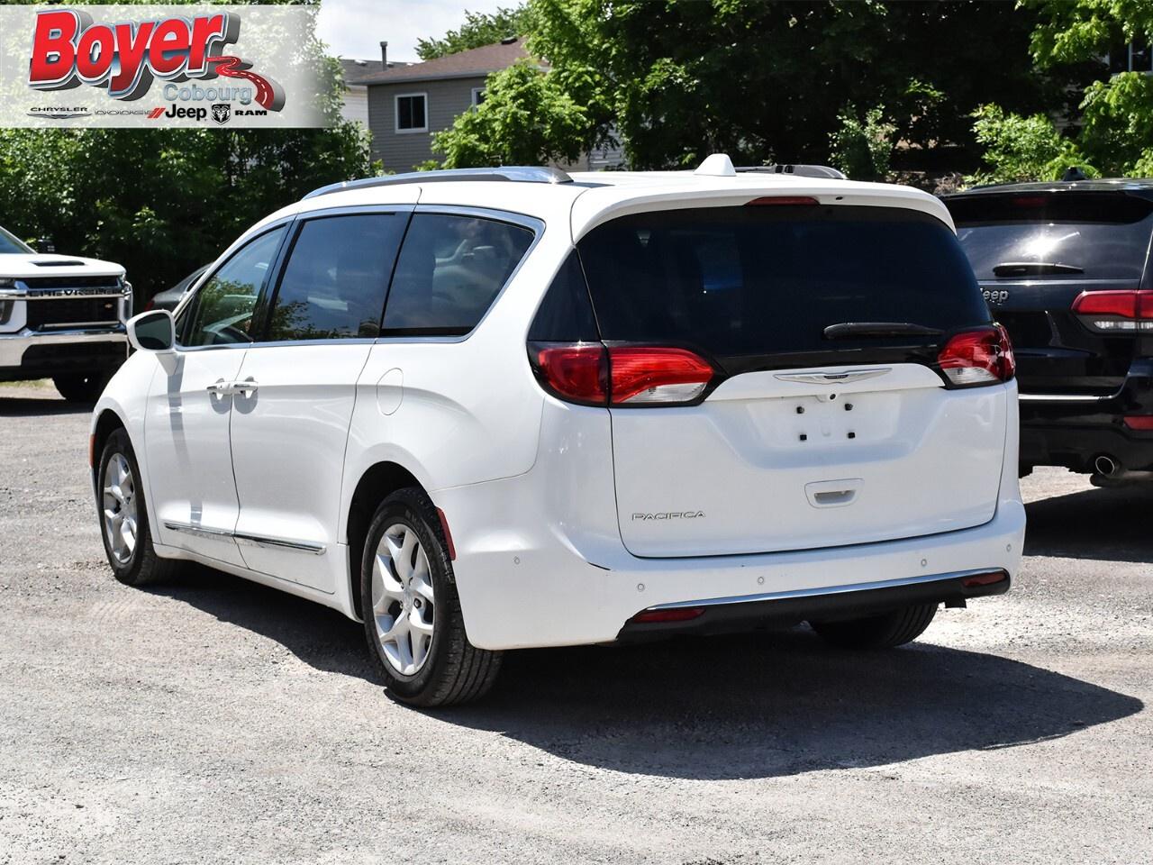 2019 Chrysler Pacifica Touring L Plus I Uconnect Theatre Group I 8 passen Photo