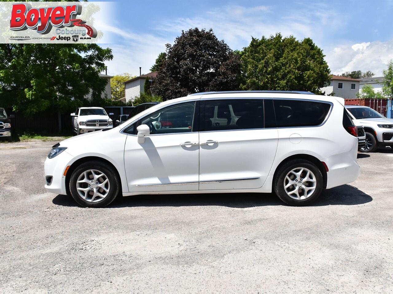 2019 Chrysler Pacifica Touring L Plus I Uconnect Theatre Group I 8 passen Photo