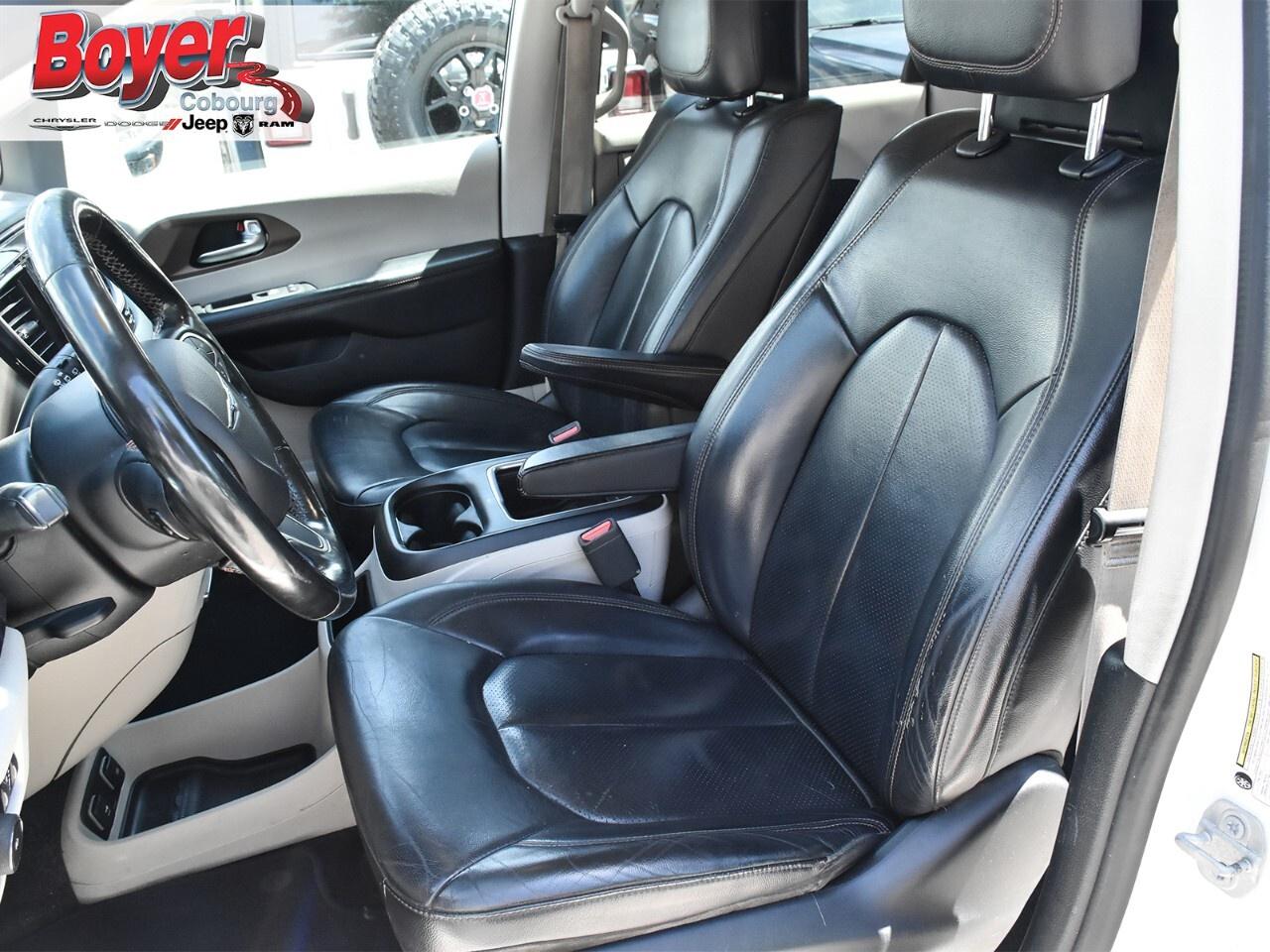 2019 Chrysler Pacifica Touring L Plus I Uconnect Theatre Group I 8 passen Photo