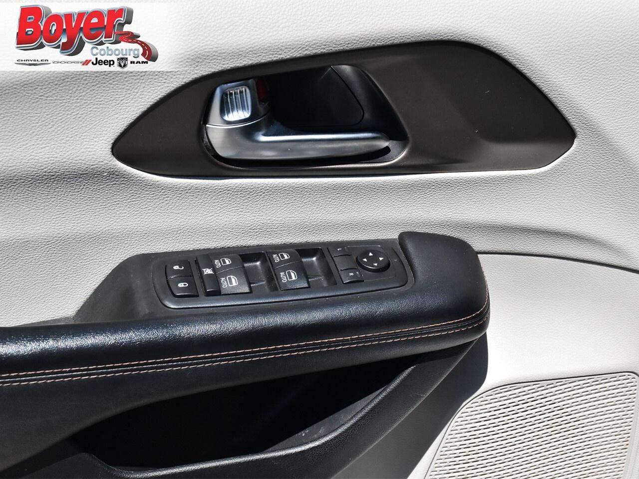 2019 Chrysler Pacifica Touring L Plus I Uconnect Theatre Group I 8 passen Photo
