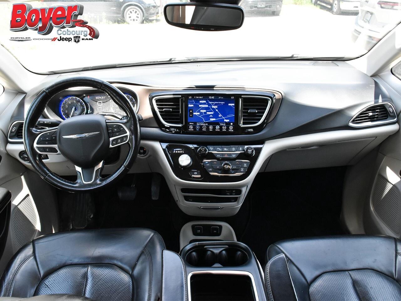 2019 Chrysler Pacifica Touring L Plus I Uconnect Theatre Group I 8 passen Photo