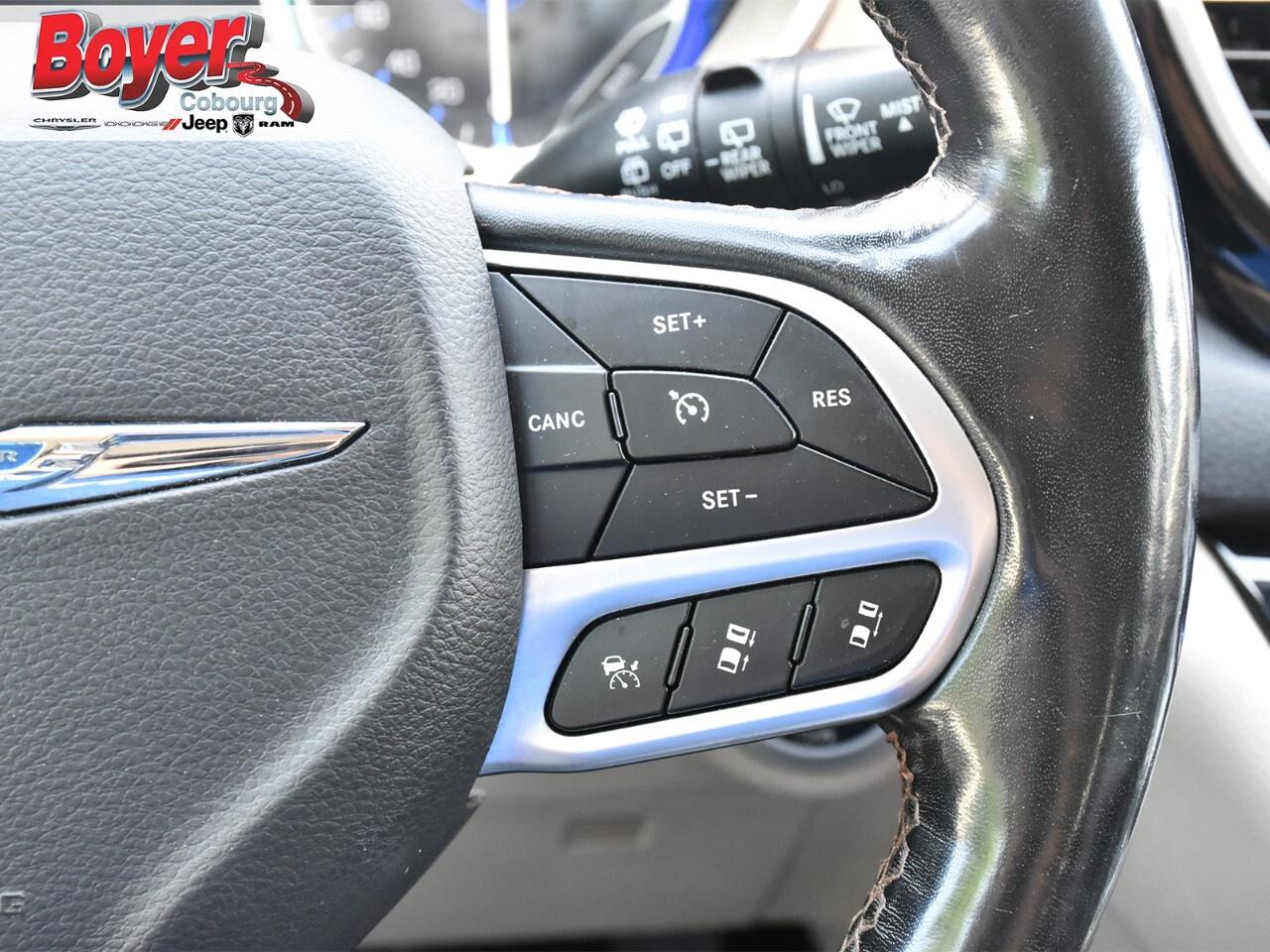 2019 Chrysler Pacifica Touring L Plus I Uconnect Theatre Group I 8 passen Photo