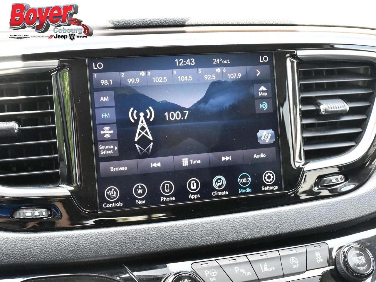 2019 Chrysler Pacifica Touring L Plus I Uconnect Theatre Group I 8 passen Photo