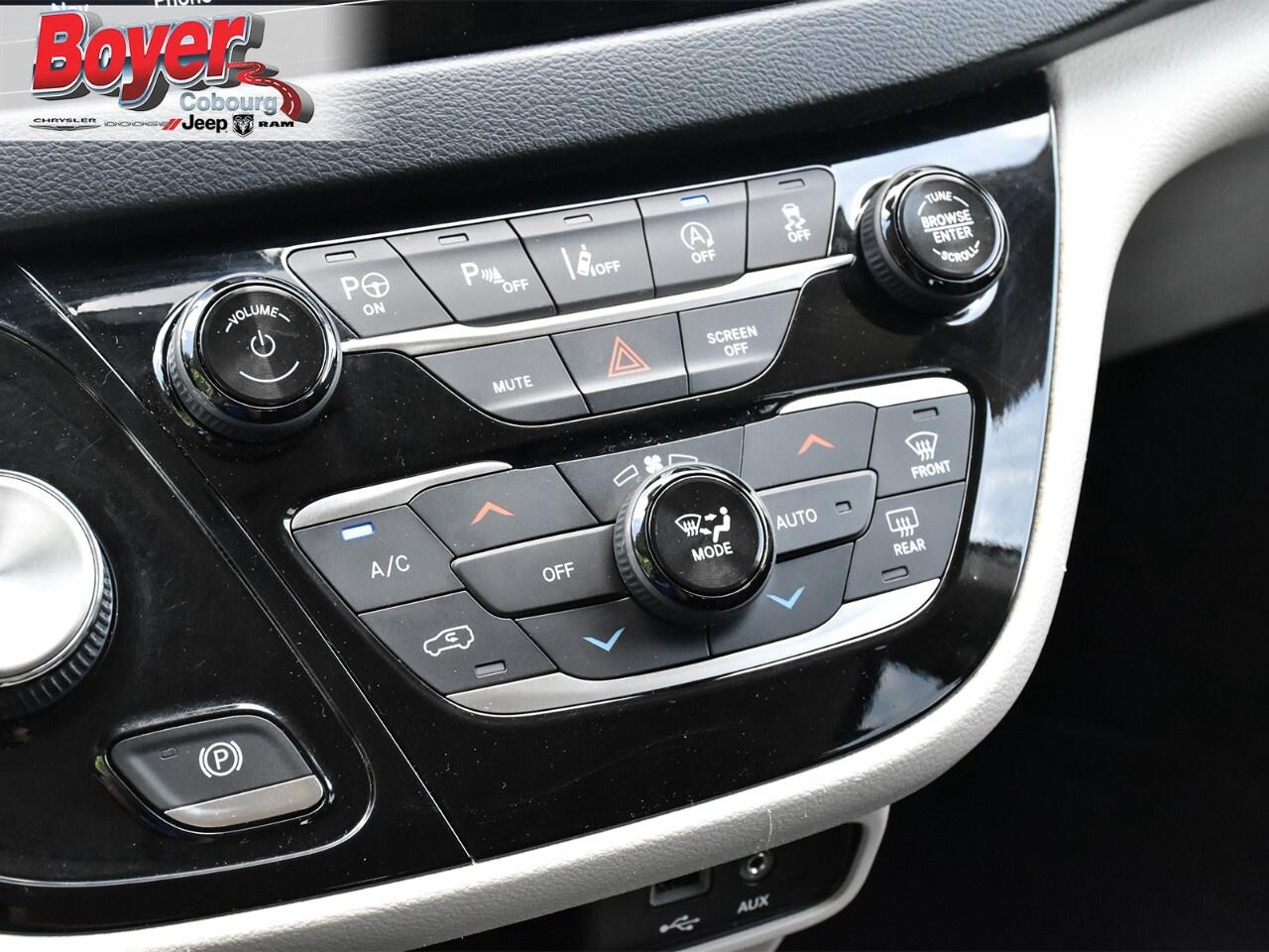 2019 Chrysler Pacifica Touring L Plus I Uconnect Theatre Group I 8 passen Photo