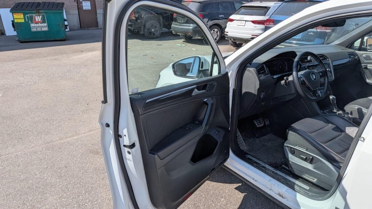 2021 Volkswagen Tiguan Highline 4MOTION   7-Seater   R-Line Look   Leathe Photo