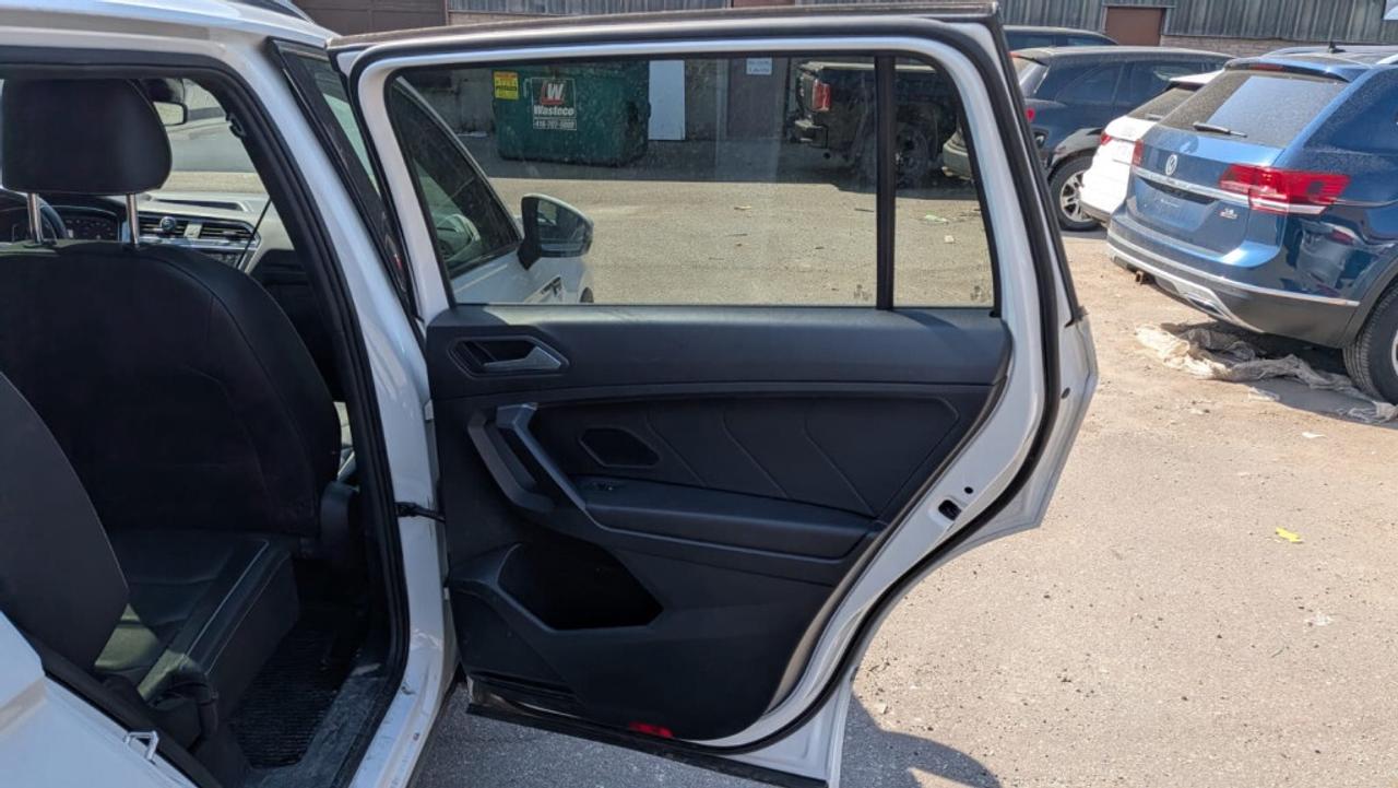 2021 Volkswagen Tiguan Highline 4MOTION   7-Seater   R-Line Look   Leathe Photo