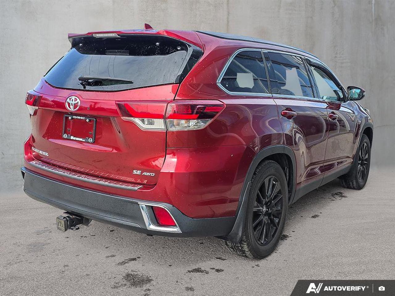 2019 Toyota Highlander XLE AWD | Moonroof | Leather | Heated Seats | Photo