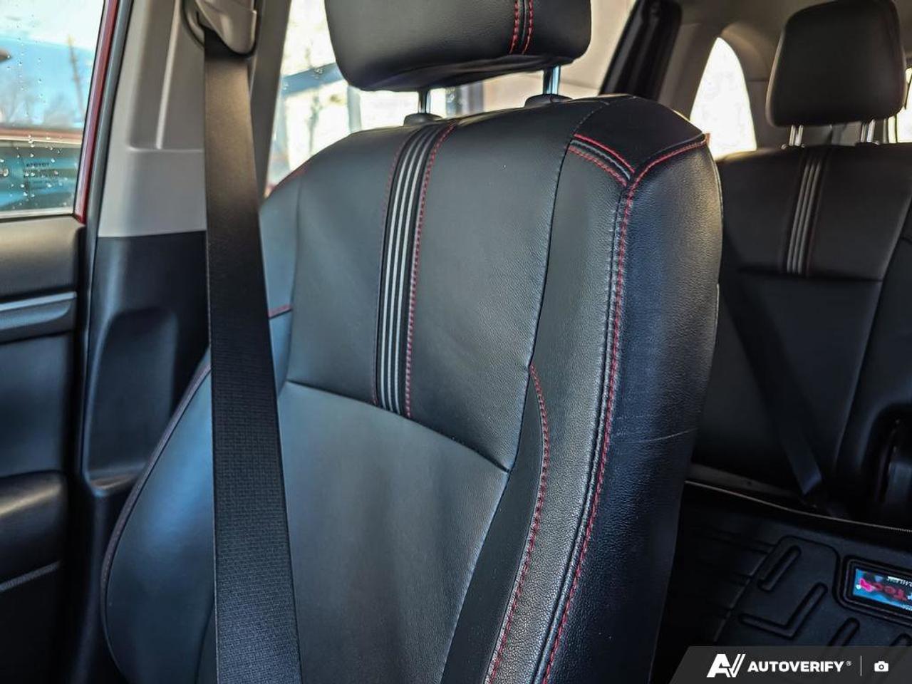 2019 Toyota Highlander XLE AWD | Moonroof | Leather | Heated Seats | Photo
