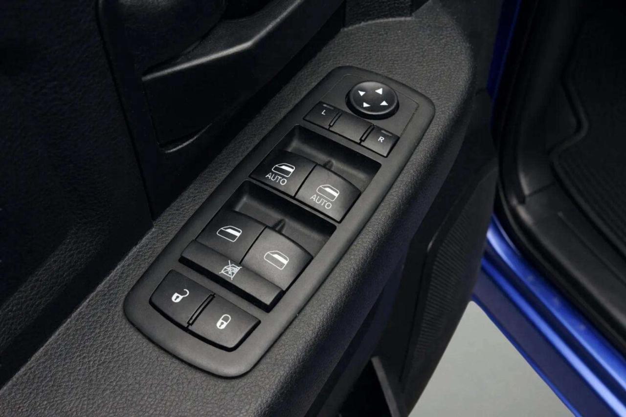 2017 RAM 1500 4WD Crew Cab  ST Photo