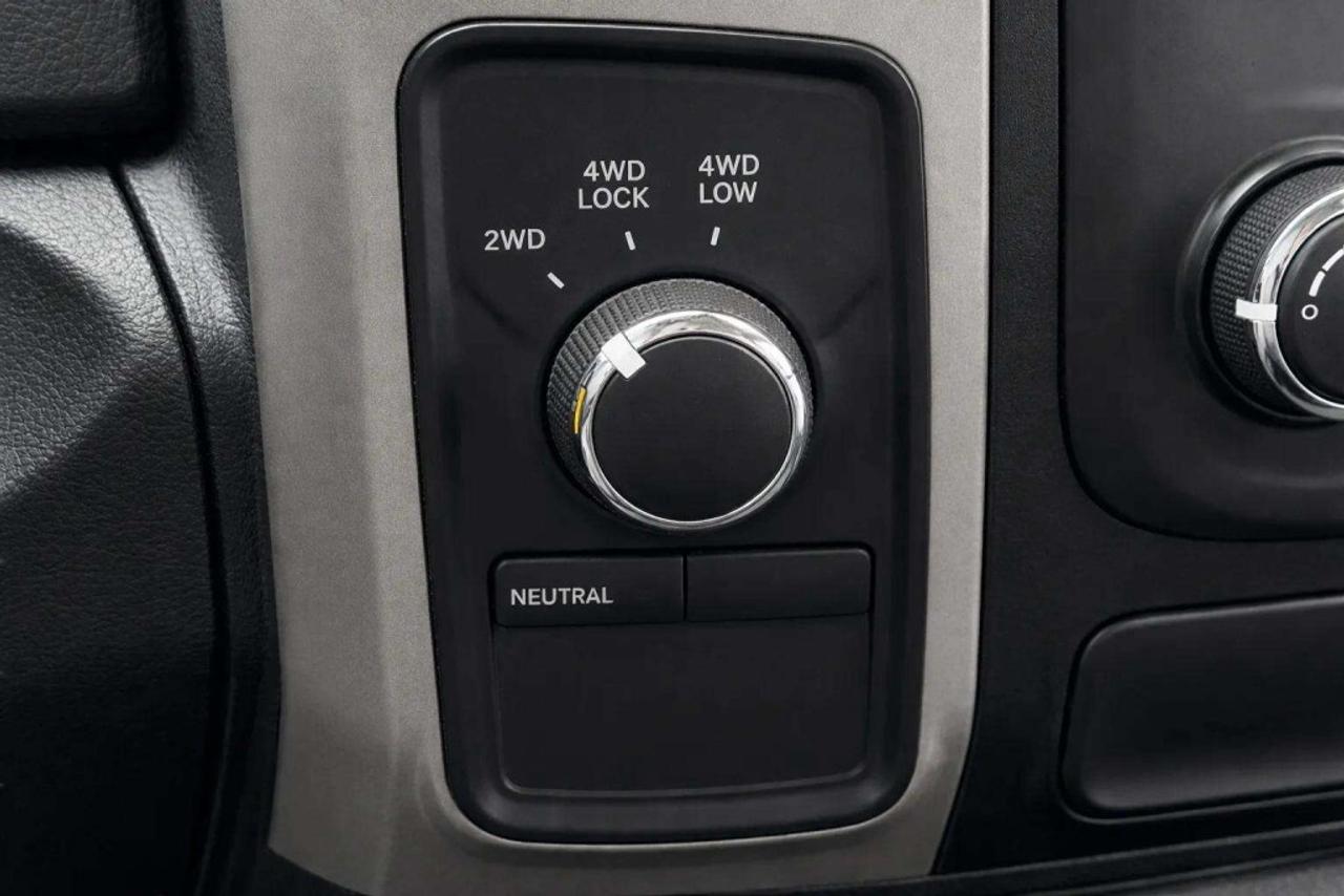 2017 RAM 1500 4WD Crew Cab  ST Photo