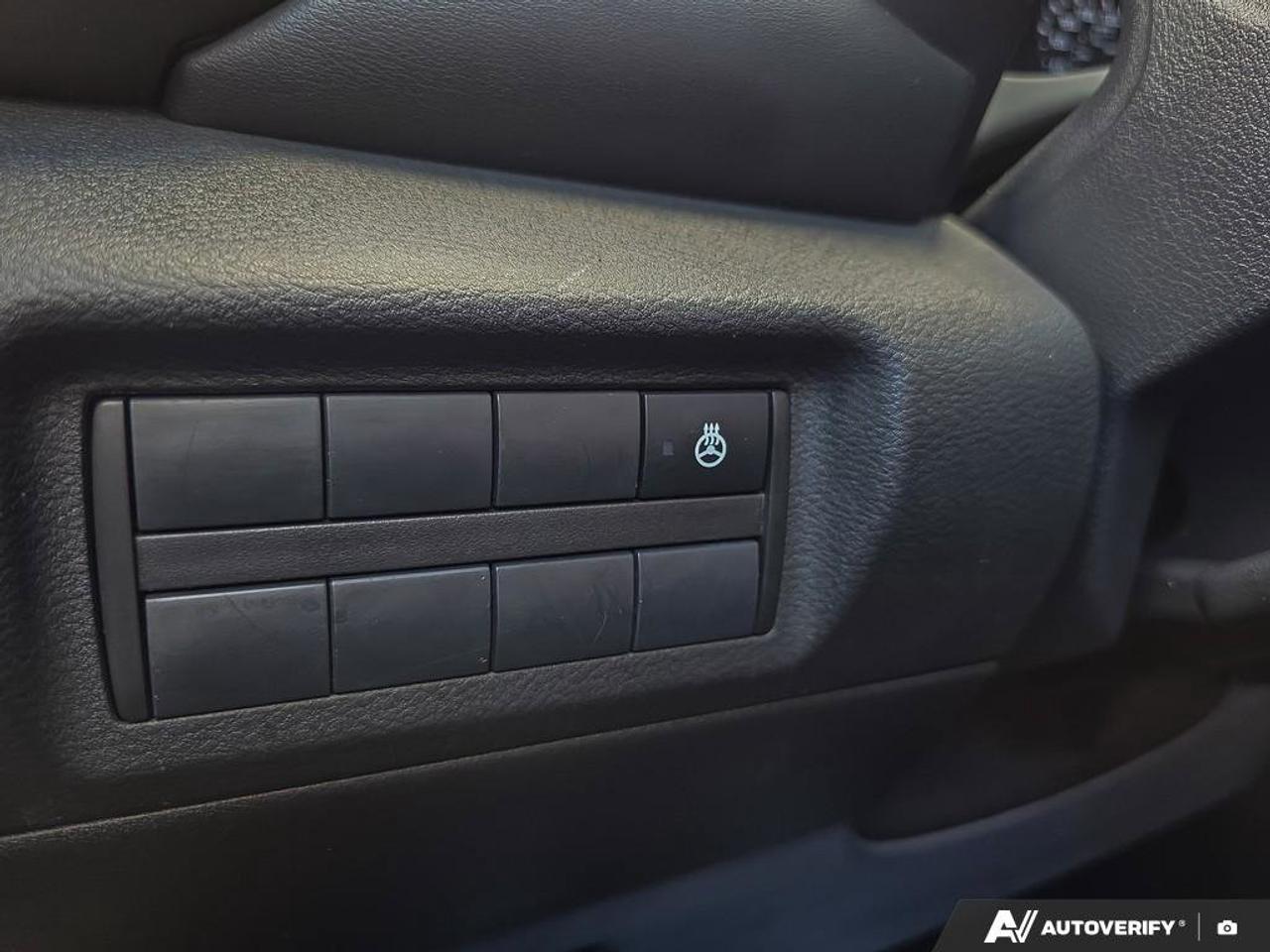 2021 Nissan Kicks SR | Apple Car Play | Android Auto | Heated Seats | Photo