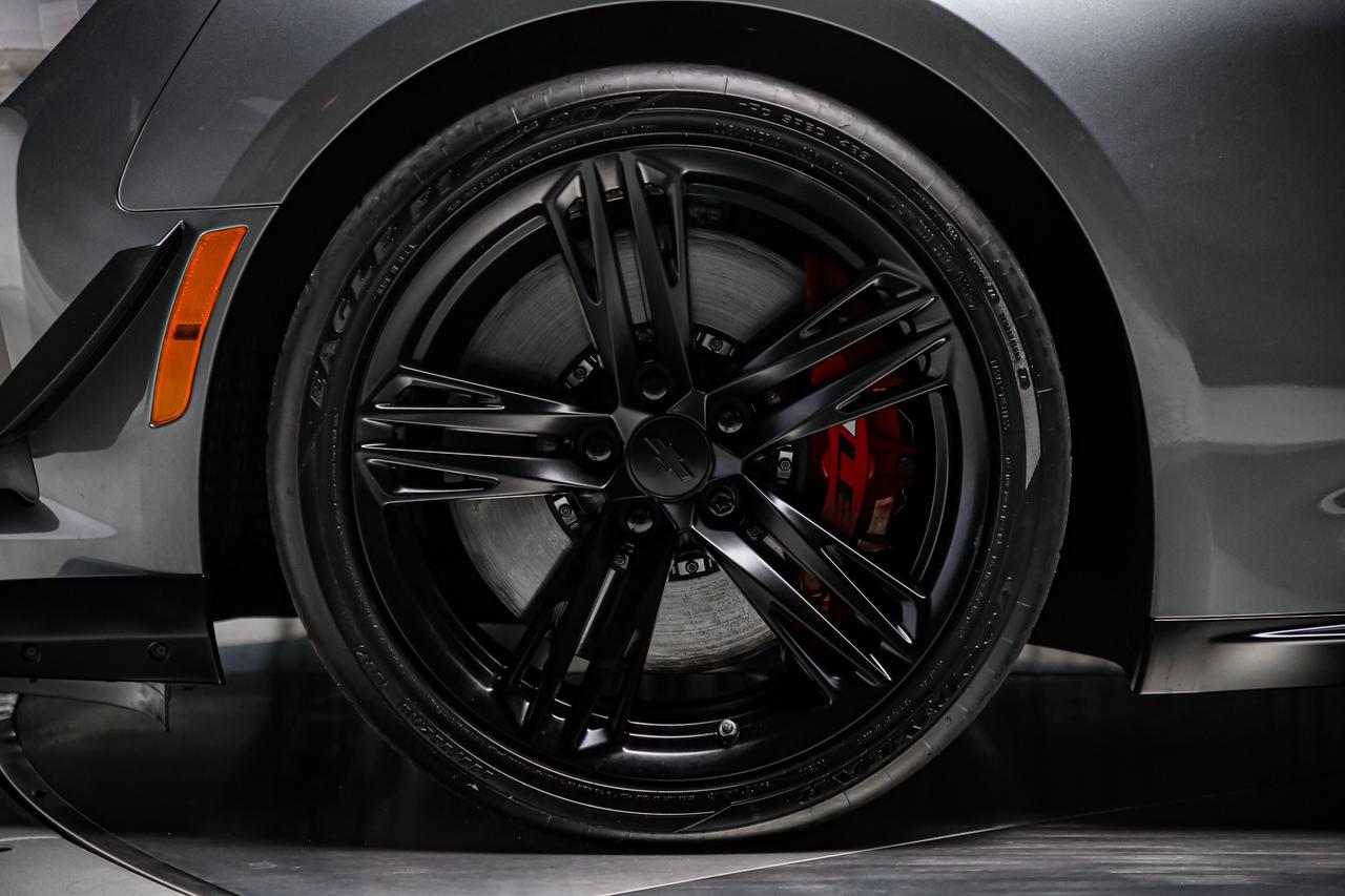 2021 Chevrolet Camaro ZL1 1LE EXTREME TRACK PACK MANUAL 650HP 1OWNER Photo