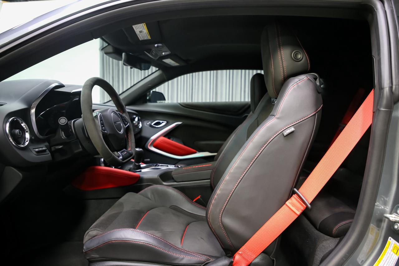 2021 Chevrolet Camaro ZL1 1LE EXTREME TRACK PACK MANUAL 650HP 1OWNER Photo