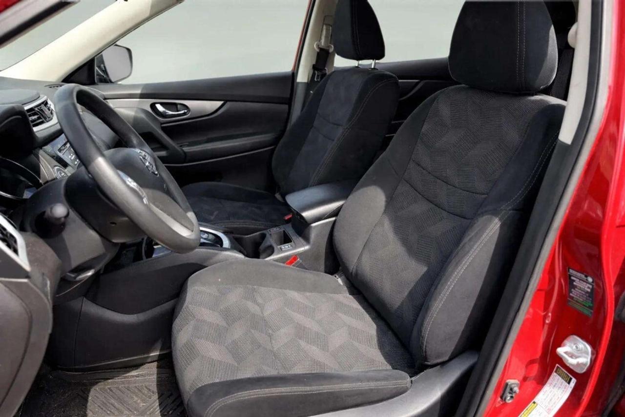 2016 Nissan Rogue SV  All-wheel Drive Photo