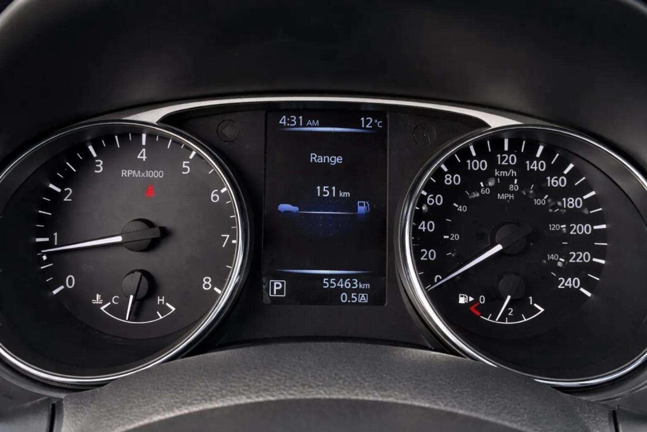 2016 Nissan Rogue SV  All-wheel Drive Photo