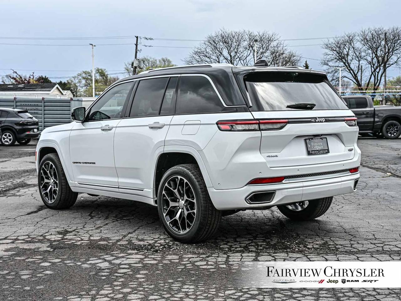 2023 Jeep Grand Cherokee Summit RESERVE   PANO ROOF   LEATHER   NAV   HEADS Photo