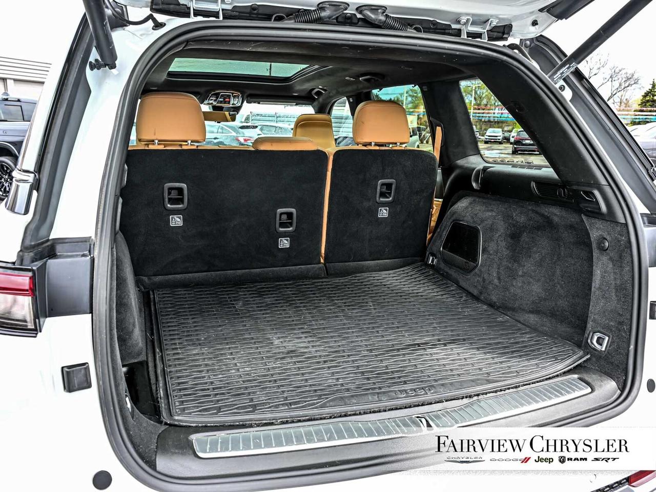 2023 Jeep Grand Cherokee Summit RESERVE   PANO ROOF   LEATHER   NAV   HEADS Photo