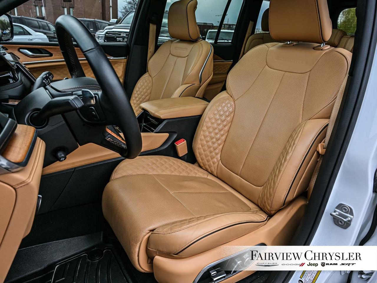 2023 Jeep Grand Cherokee Summit RESERVE   PANO ROOF   LEATHER   NAV   HEADS Photo