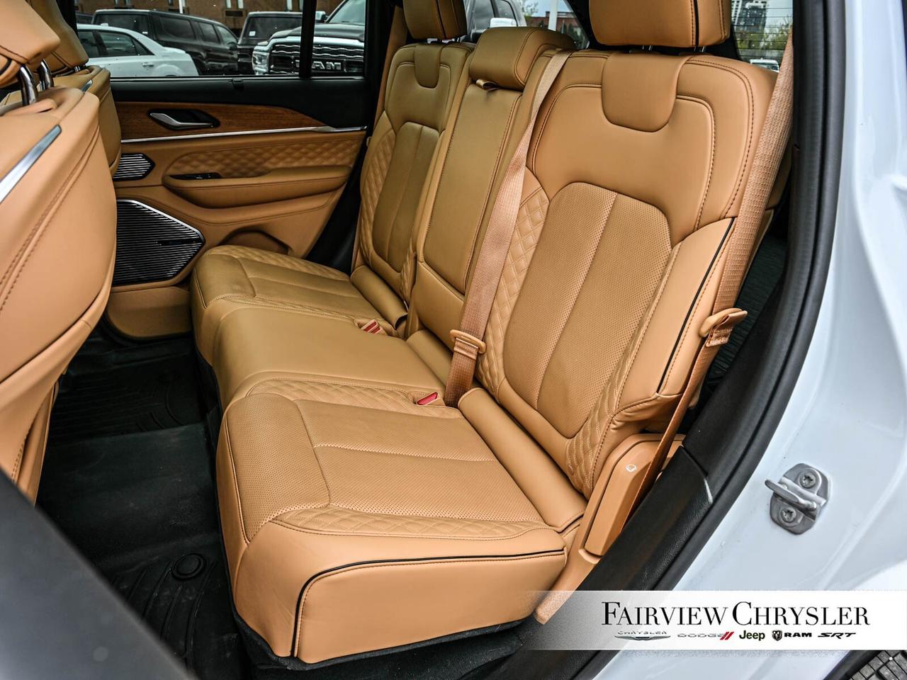 2023 Jeep Grand Cherokee Summit RESERVE   PANO ROOF   LEATHER   NAV   HEADS Photo