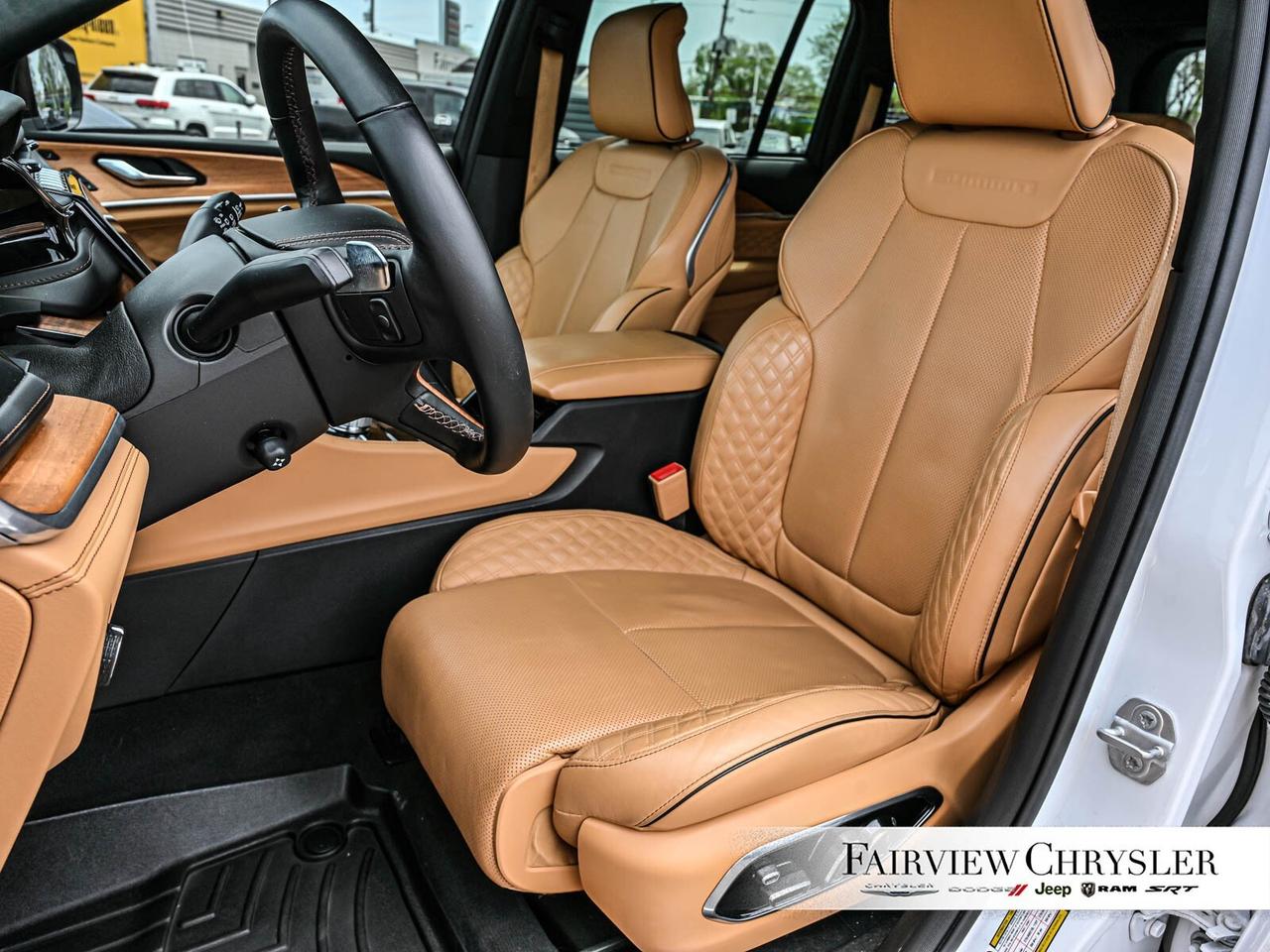 2023 Jeep Grand Cherokee Summit RESERVE   PANO ROOF   LEATHER   NAV   HEADS Photo