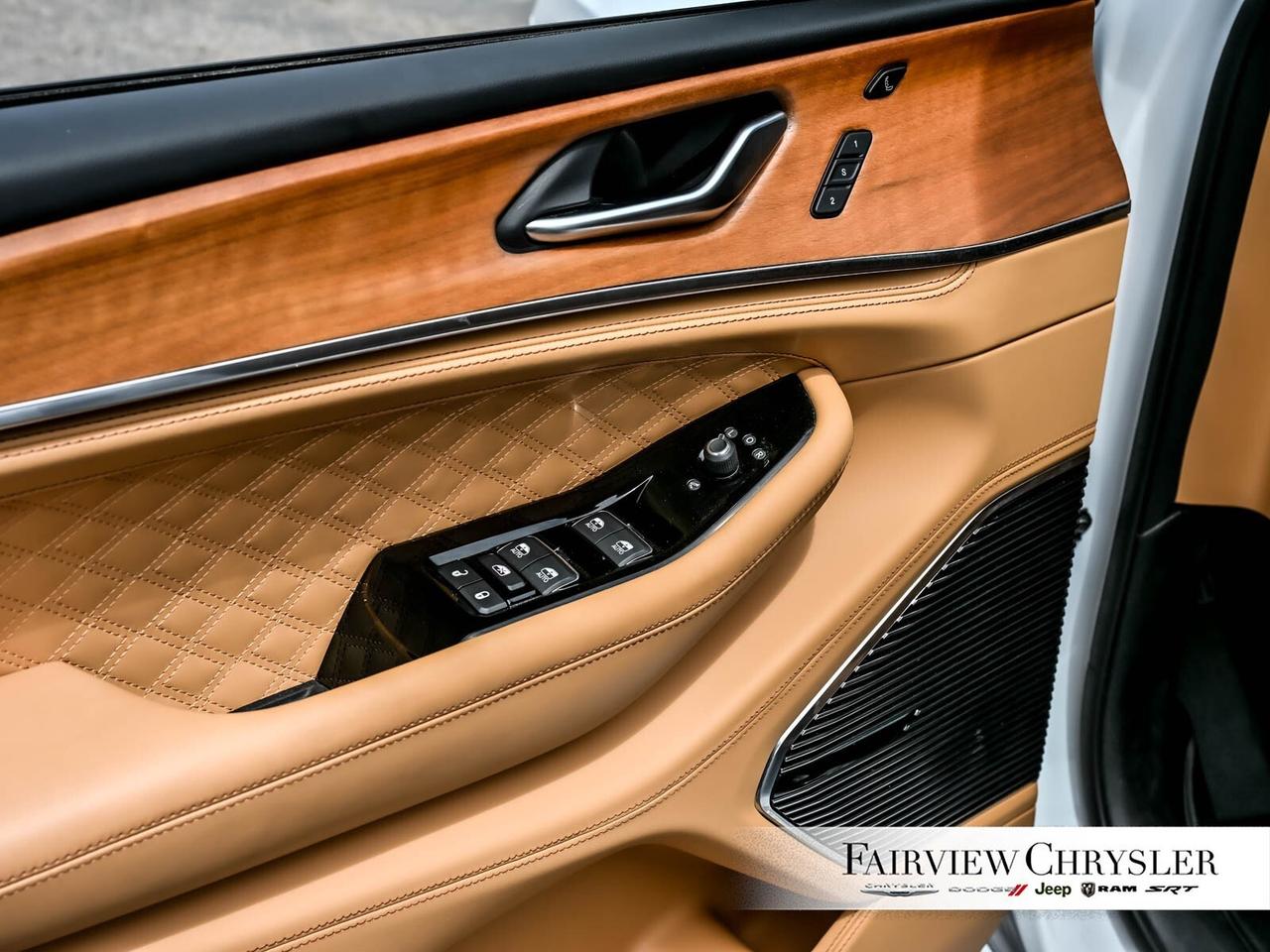 2023 Jeep Grand Cherokee Summit RESERVE   PANO ROOF   LEATHER   NAV   HEADS Photo