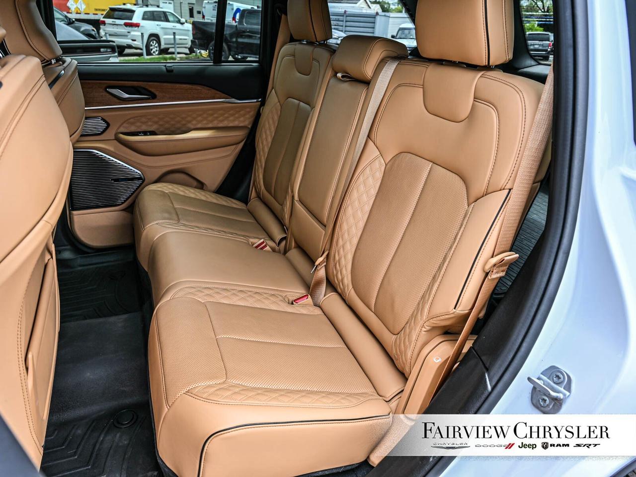 2023 Jeep Grand Cherokee Summit RESERVE   PANO ROOF   LEATHER   NAV   HEADS Photo