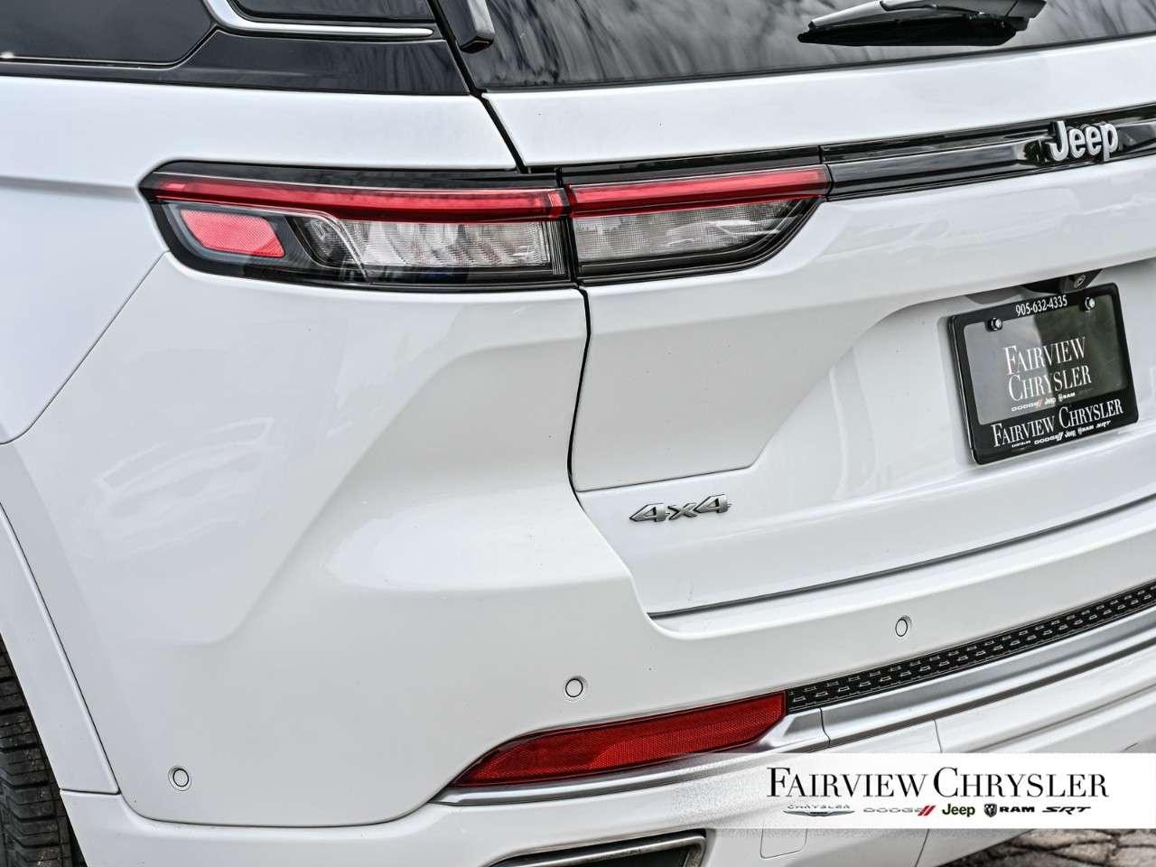 2023 Jeep Grand Cherokee Summit Reserve 4x4 RESERVE   PANO ROOF   LEATHER   NAV   HEADS UP DISPLAY   WIRELESS CHARGER Photo
