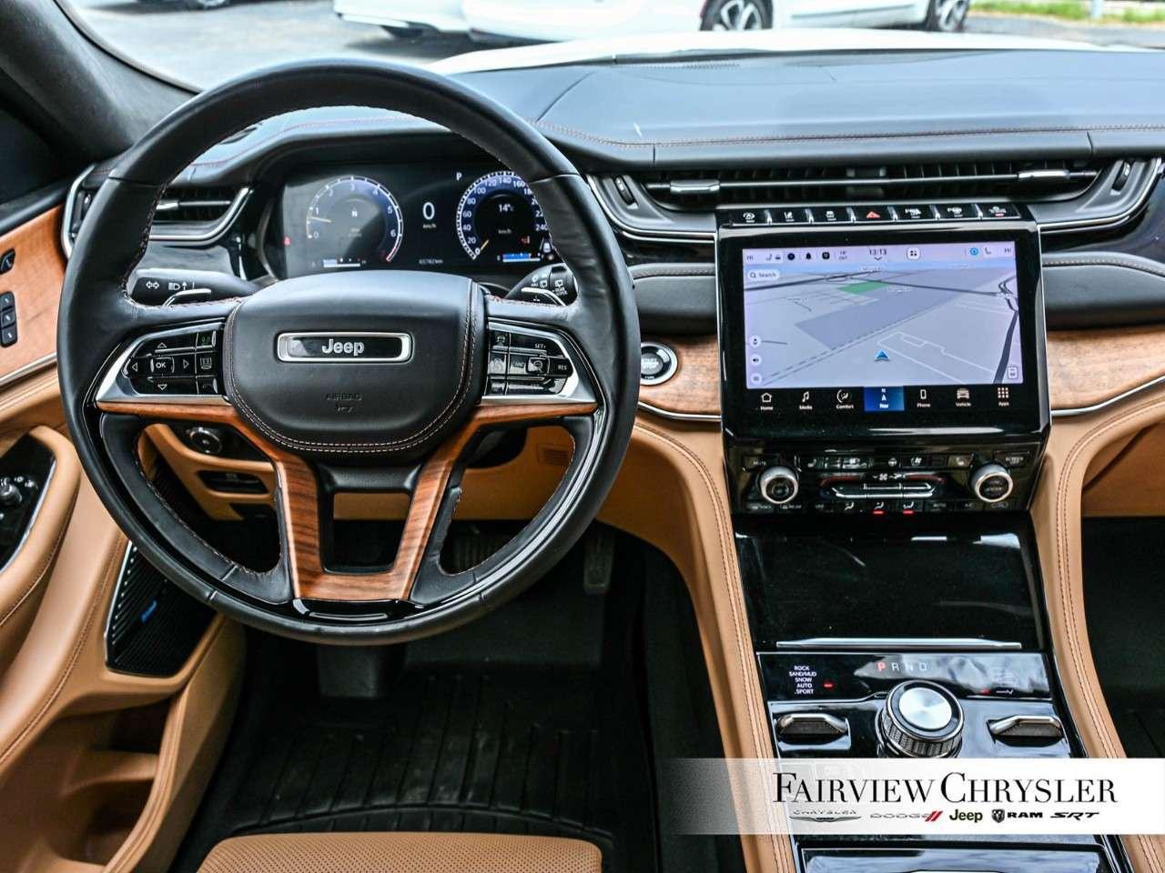 2023 Jeep Grand Cherokee Summit Reserve 4x4 RESERVE   PANO ROOF   LEATHER   NAV   HEADS UP DISPLAY   WIRELESS CHARGER Photo