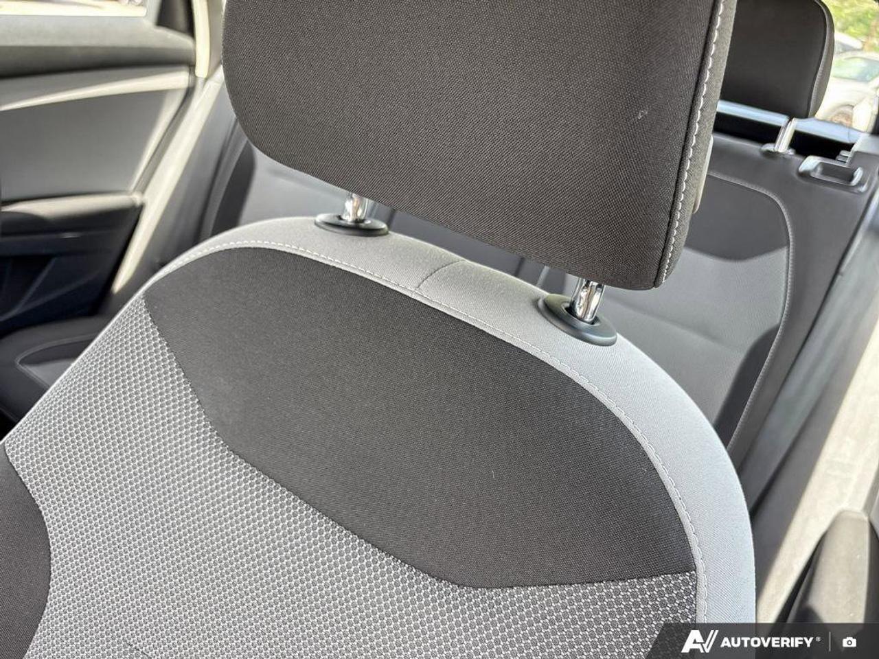 2022 Volkswagen Taos Trendline   Apple CarPlay   Heated Seats Photo