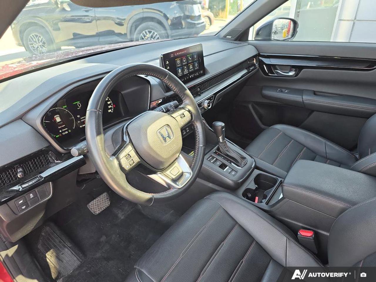 2024 Honda CR-V Hybrid Touring AWD | Apple Car Play | Leather | Photo