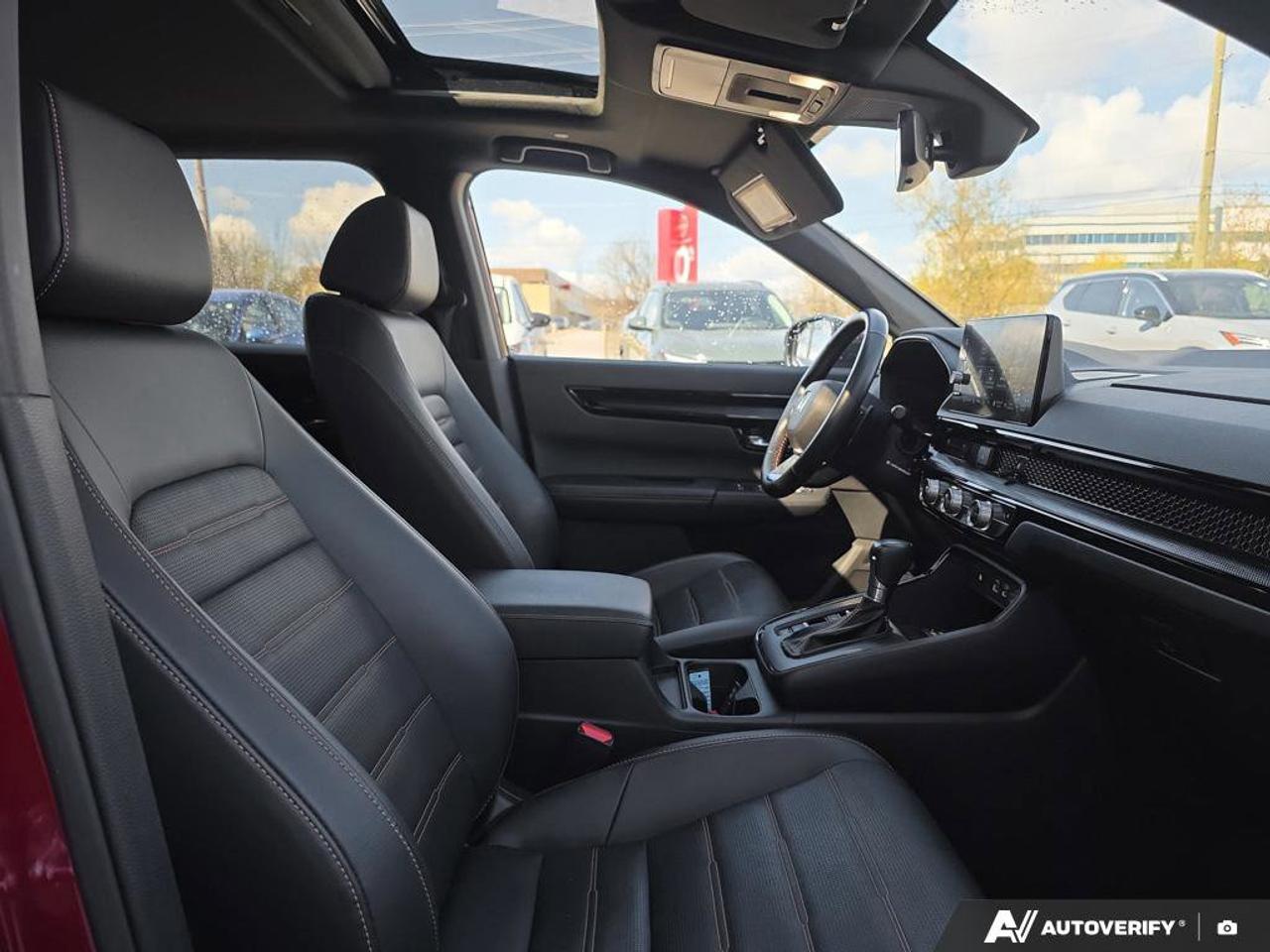 2024 Honda CR-V Hybrid Touring AWD | Apple Car Play | Leather | Photo