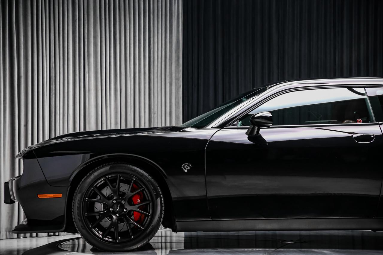 2016 Dodge Challenger SRT HELLCAT MANUAL 707HP BROWNINT NOACCDENT LOWKM Photo