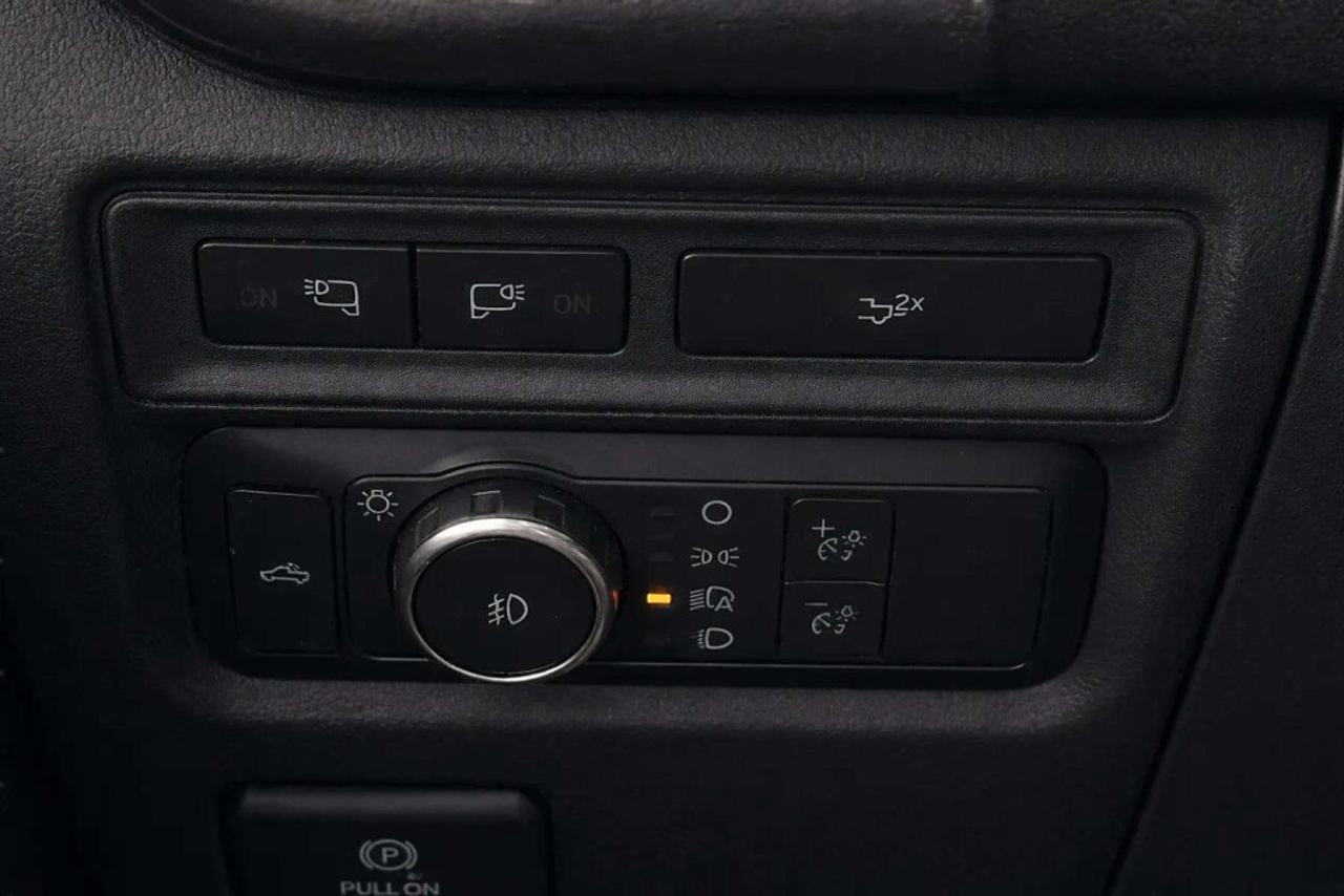 2022 Ford F-150 XLT 4WD SUPERCREW Photo