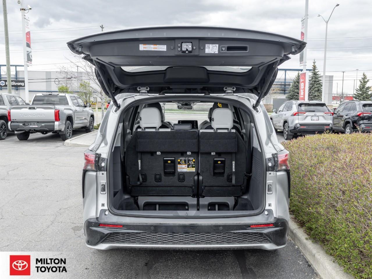 2023 Toyota Sienna TECHNOLOGY LEATHER NAVIGATION JBL REAR ENTERTAINME Photo