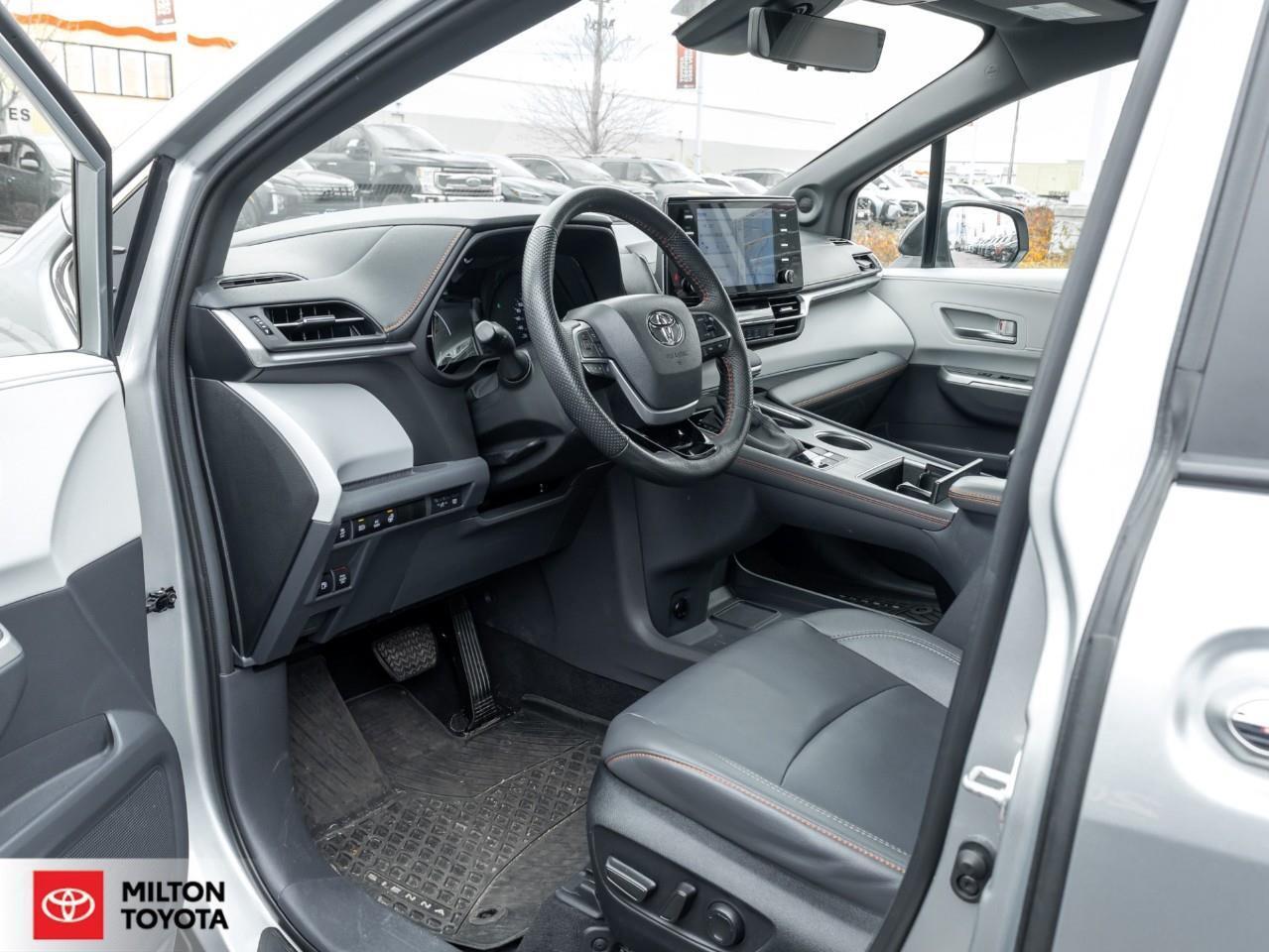 2023 Toyota Sienna TECHNOLOGY LEATHER NAVIGATION JBL REAR ENTERTAINME Photo