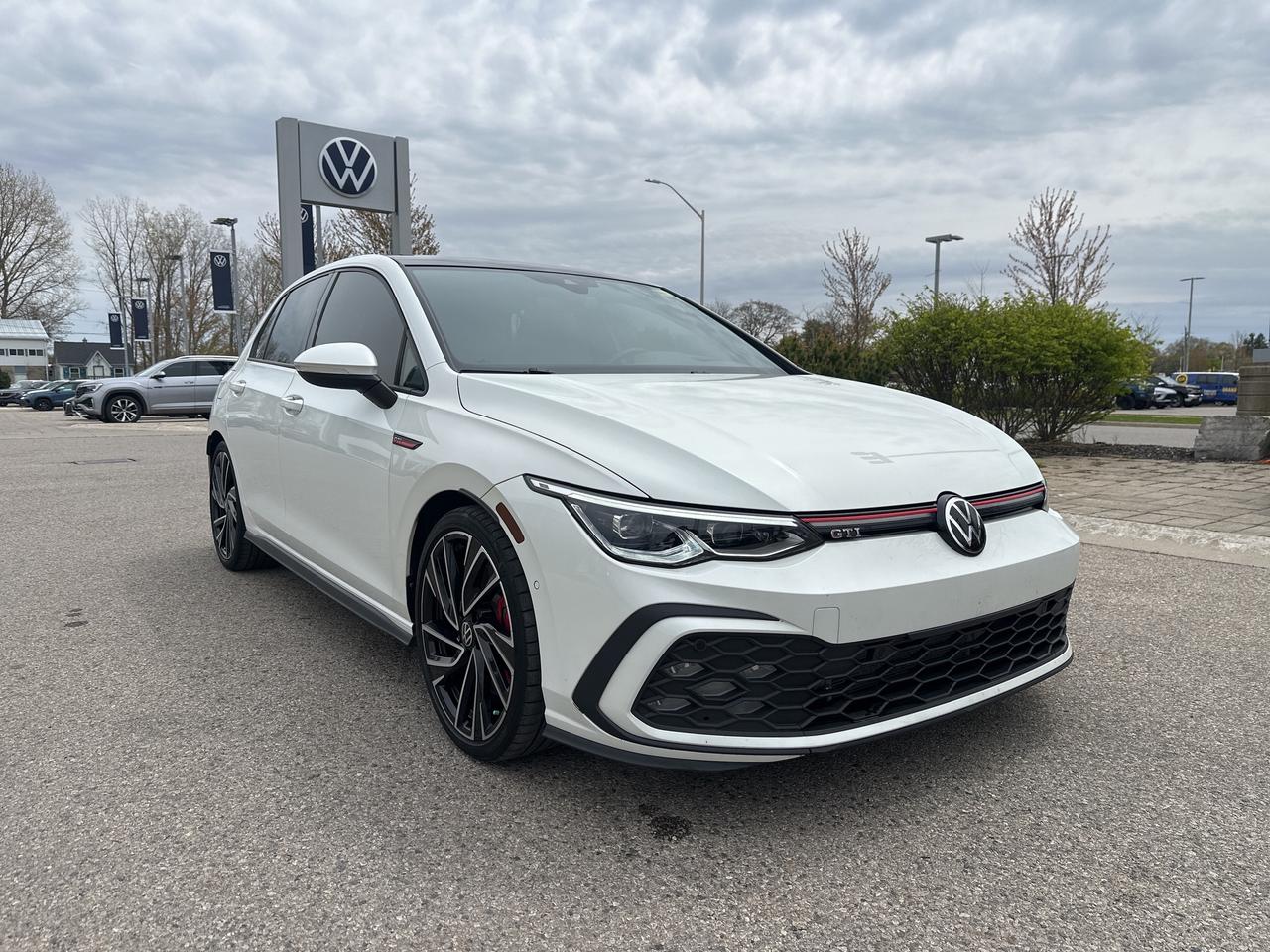 2023 Volkswagen Golf GTI Performance Auto Photo3