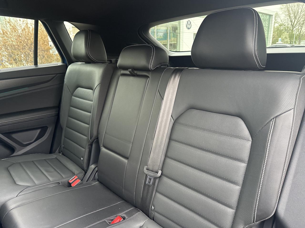 2024 Volkswagen Atlas Cross Sport Highline 2.0 TSI 4MOTION Photo