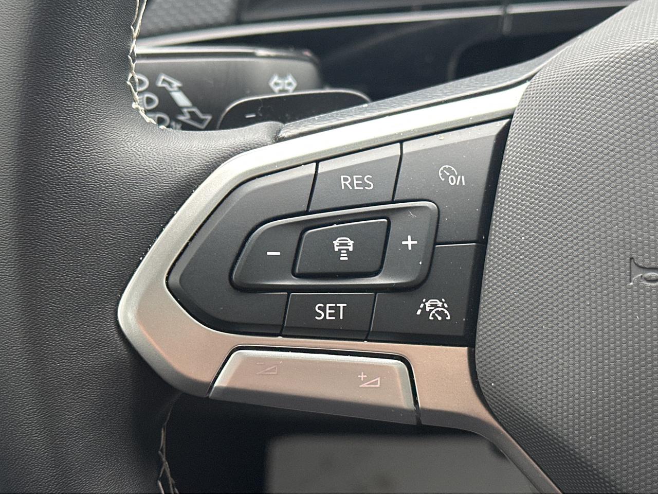 2024 Volkswagen Atlas Cross Sport Highline 2.0 TSI 4MOTION Photo