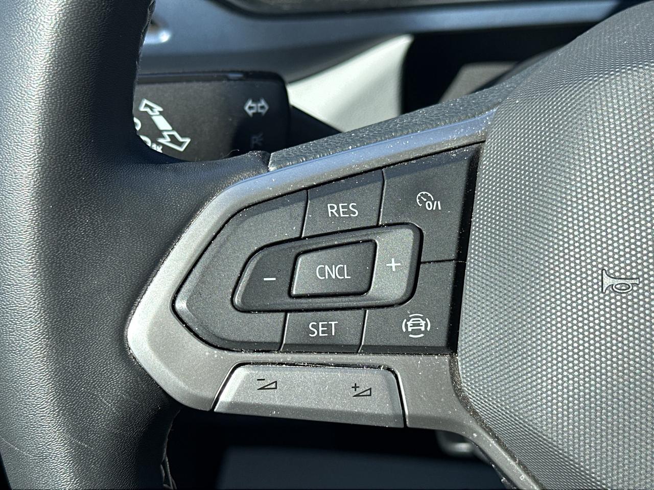 2022 Volkswagen Taos Comfortline 4Motion Photo