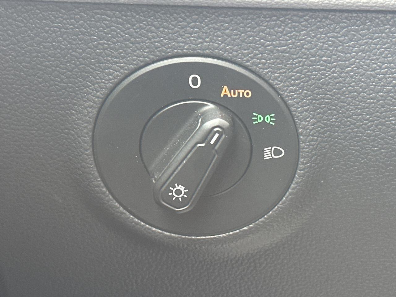 2024 Volkswagen Taos Trendline 4Motion Photo